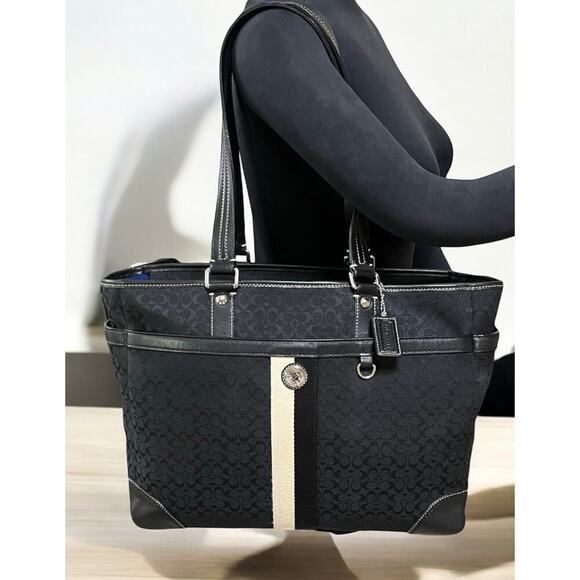 Y2K Coach F13813 Voyager Signature Diaper/Multifunction Tote Bag - Picture 7 of 14